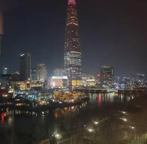 Comfortable Duplex House With View #seokchonlakeview #lotteworld *