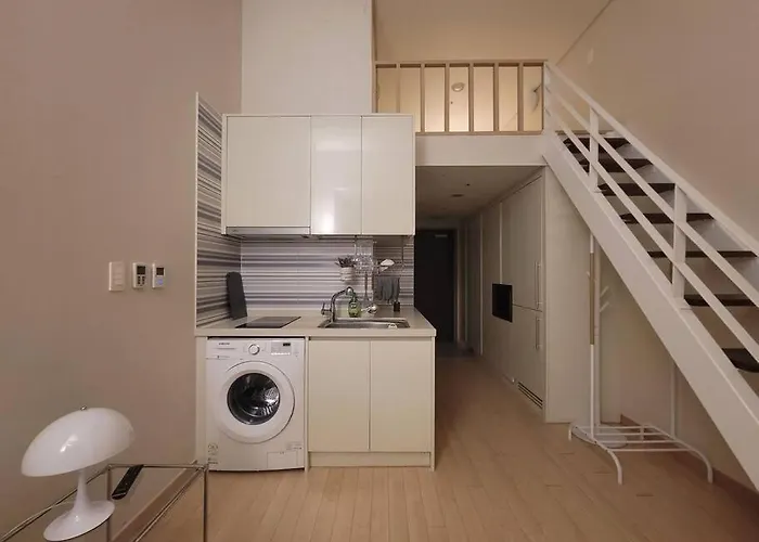 Comfortable Duplex House With View #seokchonlakeview #lotteworld *